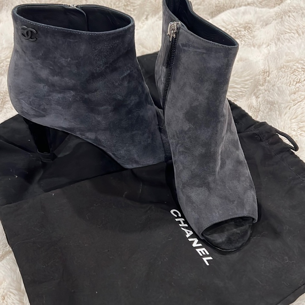 Chanel Quilted heel gray suede booties